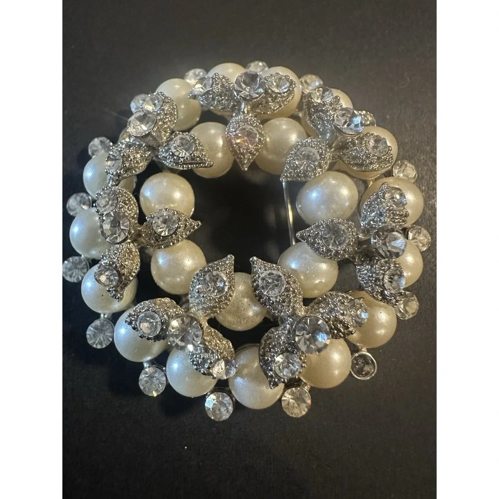 Vintage Rhinestone Brooch White Silver Pearl Wreath Brooch‎ Pin